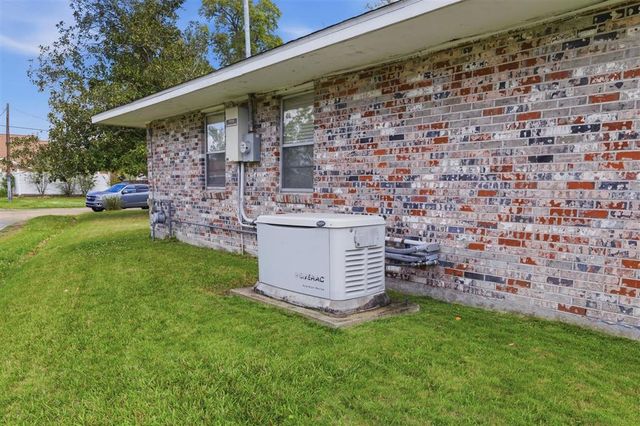 607 Lockwood Court, Lake Charles, LA 70605