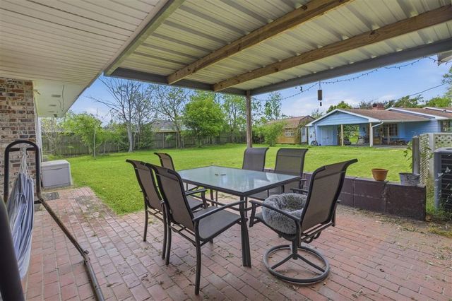 607 Lockwood Court, Lake Charles, LA 70605