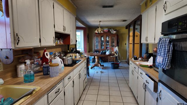 205 W Parkdale, Whitehouse, TX 75791