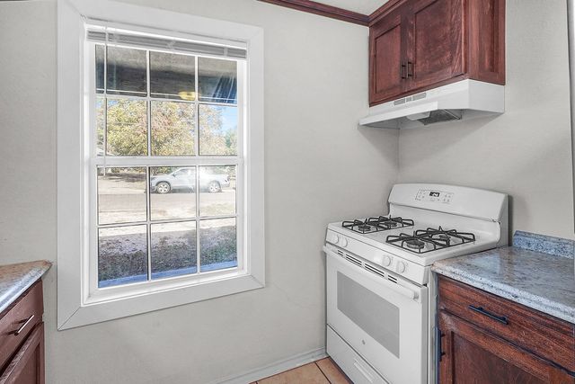 208 3rd Street, Whitesboro, TX 76273