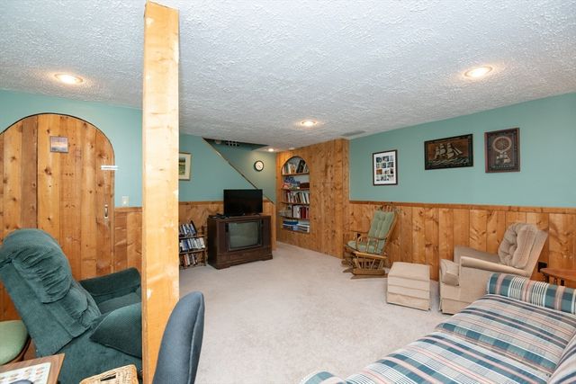 3 Christina Dr. A, Peabody, MA 01960