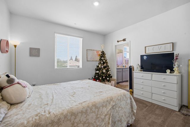 3623 E Seeger Avenue, Visalia, CA 93292