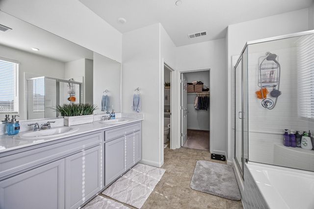 3623 E Seeger Avenue, Visalia, CA 93292