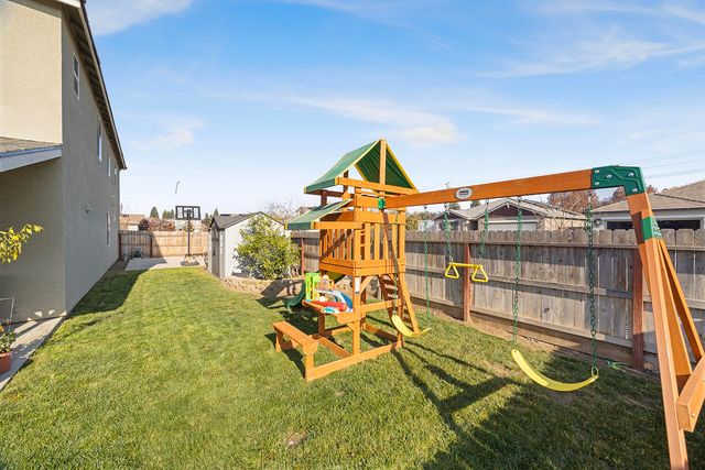 3623 E Seeger Avenue, Visalia, CA 93292