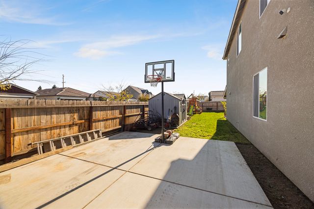 3623 E Seeger Avenue, Visalia, CA 93292