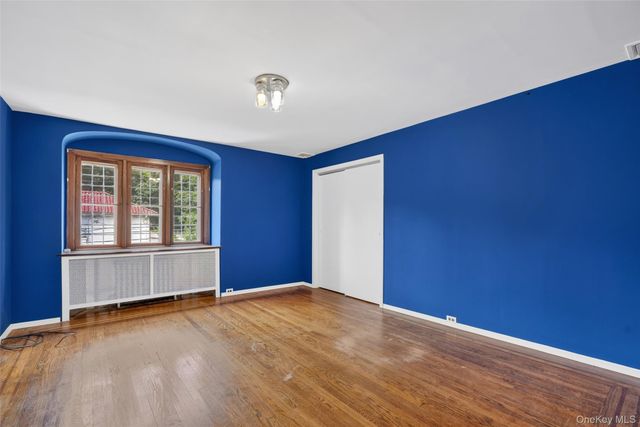 297 E Devonia Avenue, Mount Vernon, NY 10552