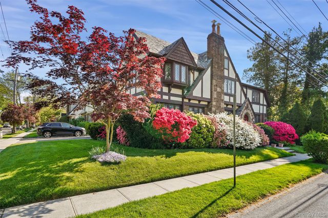 297 E Devonia Avenue, Mount Vernon, NY 10552
