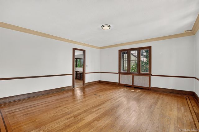 297 E Devonia Avenue, Mount Vernon, NY 10552