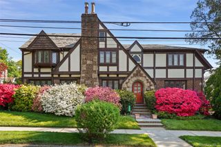 297 E Devonia Avenue, Mount Vernon, NY 10552