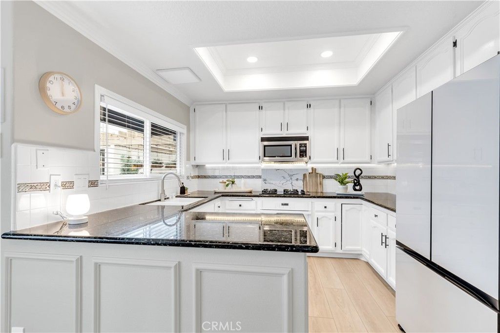 Image 5 of property listing at 7442 Coho 106, Huntington Beach, CA 92648