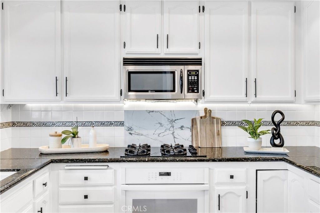 Image 8 of property listing at 7442 Coho 106, Huntington Beach, CA 92648