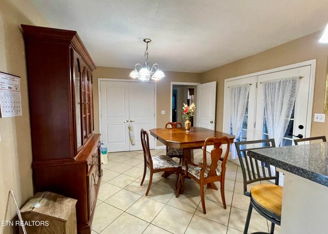 303 Curtis Rd, Tellico Plains, TN 37385