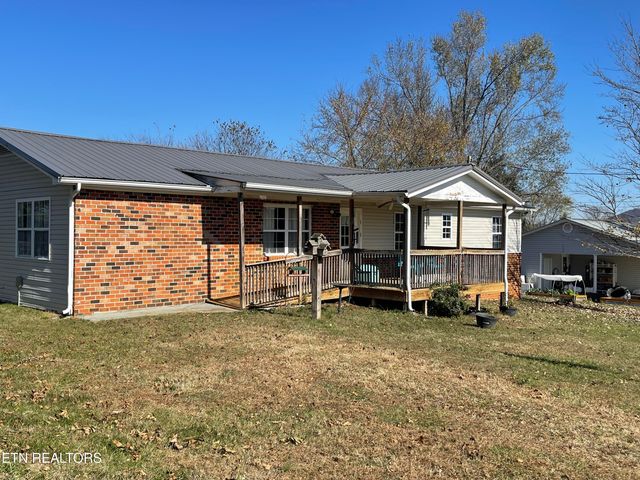 303 Curtis Rd, Tellico Plains, TN 37385