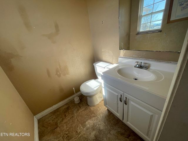 303 Curtis Rd, Tellico Plains, TN 37385