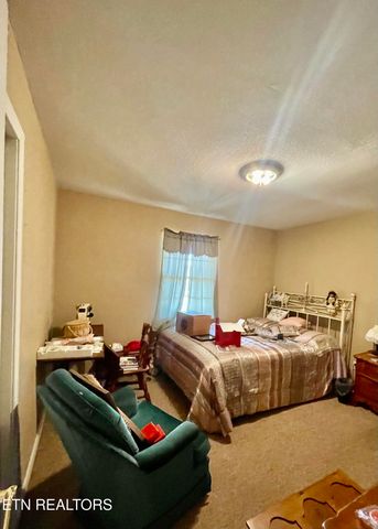 303 Curtis Rd, Tellico Plains, TN 37385