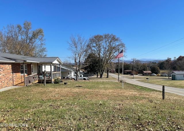 303 Curtis Rd, Tellico Plains, TN 37385