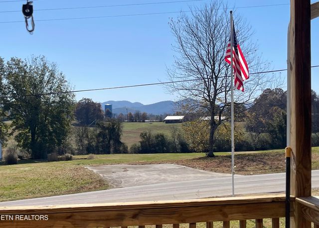 303 Curtis Rd, Tellico Plains, TN 37385