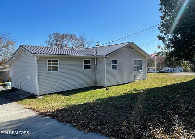 303 Curtis Rd, Tellico Plains, TN 37385