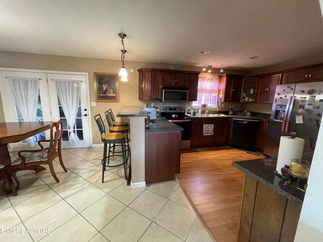 303 Curtis Rd, Tellico Plains, TN 37385