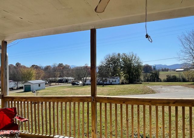 303 Curtis Rd, Tellico Plains, TN 37385