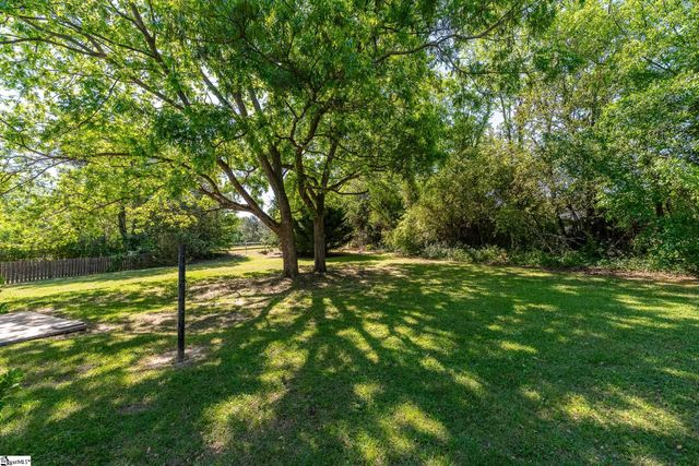 215 Bright Morning Lane, Fountain Inn, SC 29644