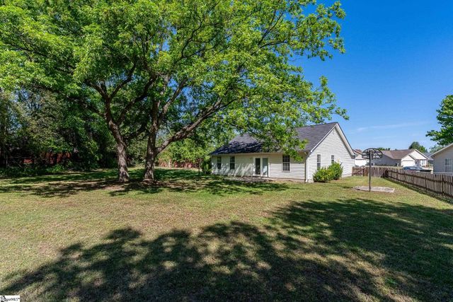 215 Bright Morning Lane, Fountain Inn, SC 29644