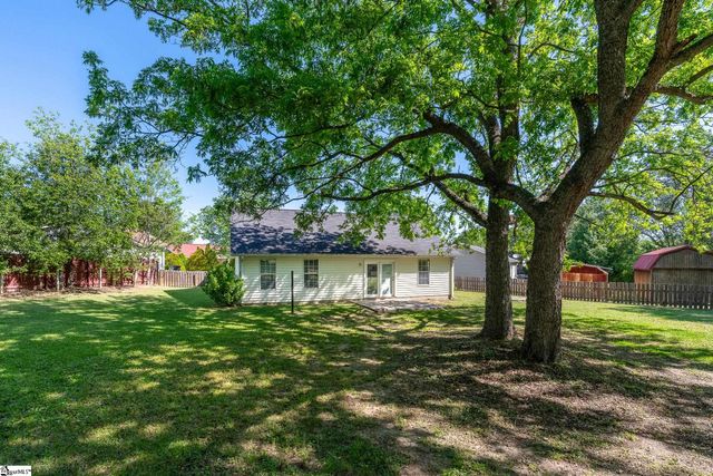 215 Bright Morning Lane, Fountain Inn, SC 29644