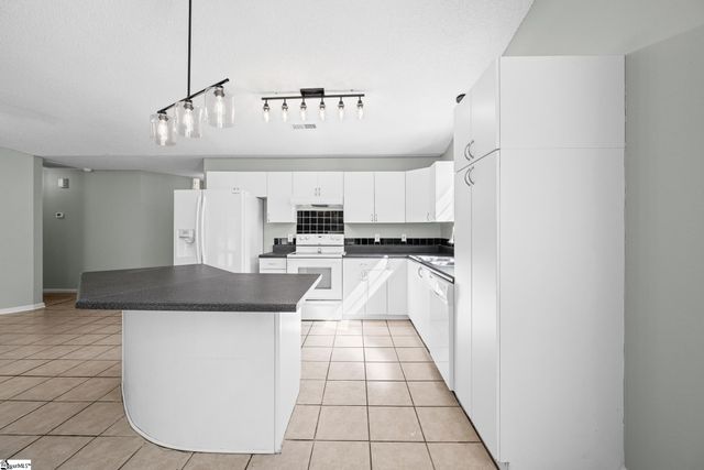 215 Bright Morning Lane, Fountain Inn, SC 29644