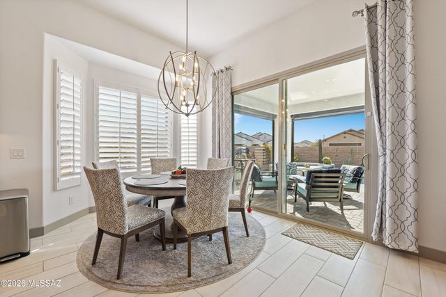 1438 E Golden Rock Way, Green Valley, AZ 85614