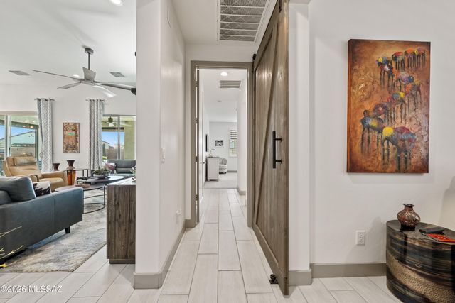 1438 E Golden Rock Way, Green Valley, AZ 85614