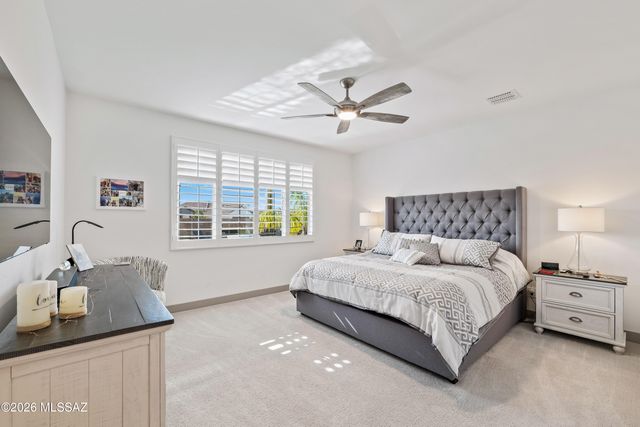 1438 E Golden Rock Way, Green Valley, AZ 85614