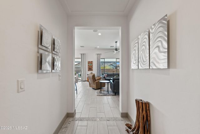 1438 E Golden Rock Way, Green Valley, AZ 85614