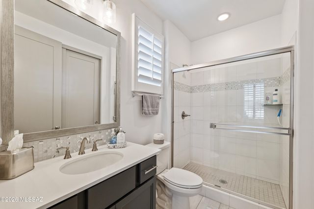 1438 E Golden Rock Way, Green Valley, AZ 85614