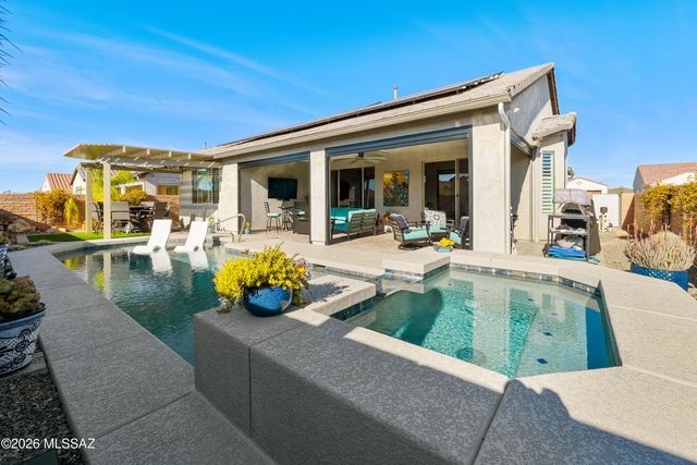 1438 E Golden Rock Way, Green Valley, AZ 85614