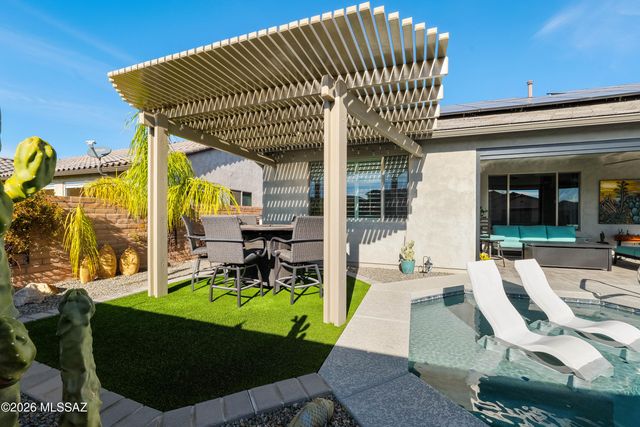 1438 E Golden Rock Way, Green Valley, AZ 85614