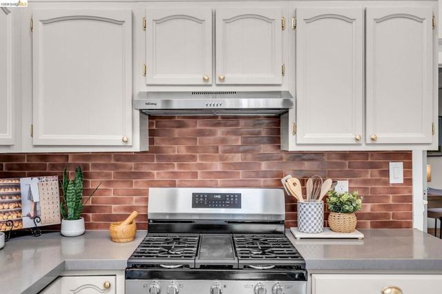 1710 Russell, Berkeley, CA 94703