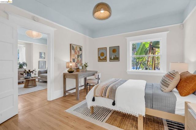 1710 Russell, Berkeley, CA 94703