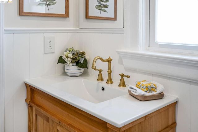 1710 Russell, Berkeley, CA 94703