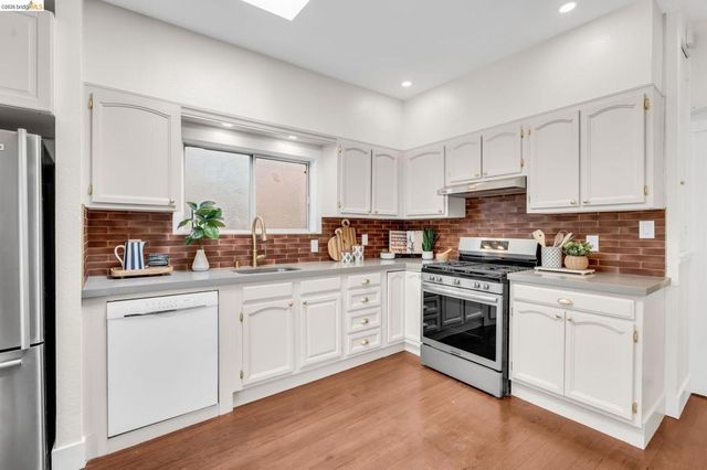 1710 Russell, Berkeley, CA 94703