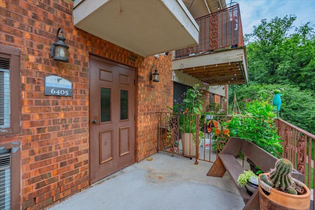 6405 Bridge Road #201, Madison, WI 53713