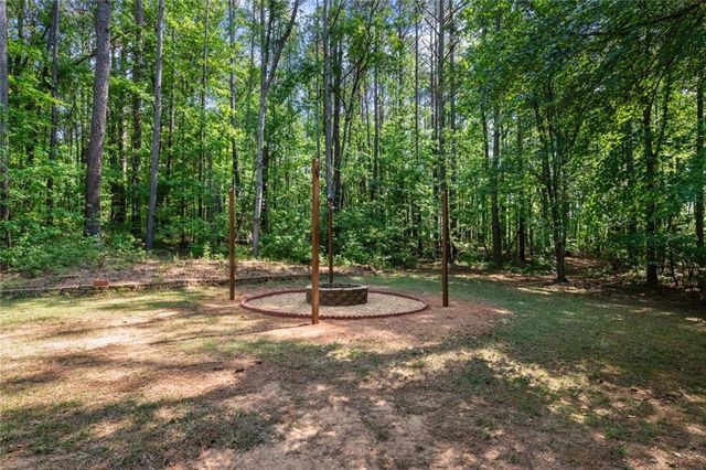 3718 Summit Drive NW, Acworth, GA 30101