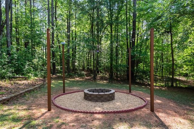 3718 Summit Drive NW, Acworth, GA 30101