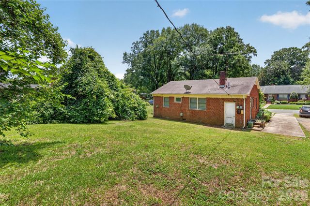 1632 Madison Avenue, Charlotte, NC 28216