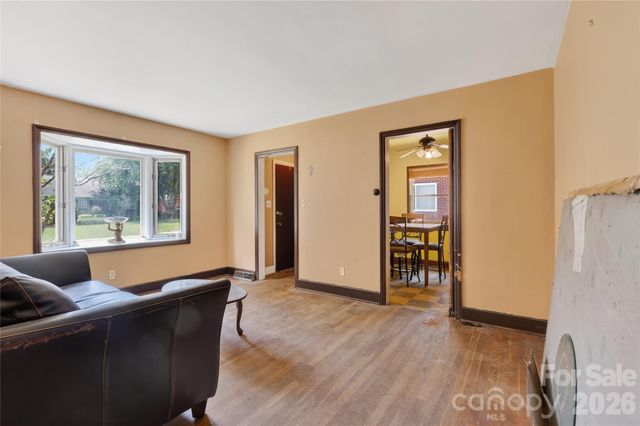 1632 Madison Avenue, Charlotte, NC 28216