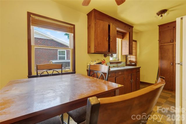 1632 Madison Avenue, Charlotte, NC 28216