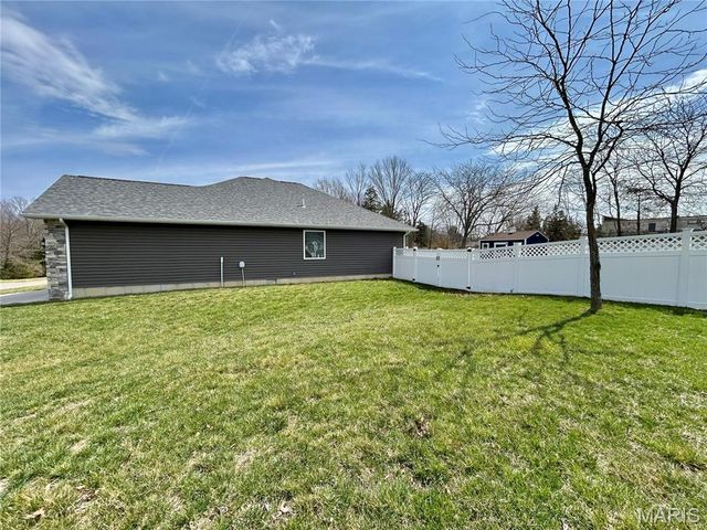 12200 Country Oaks Drive, Rolla, MO 65401