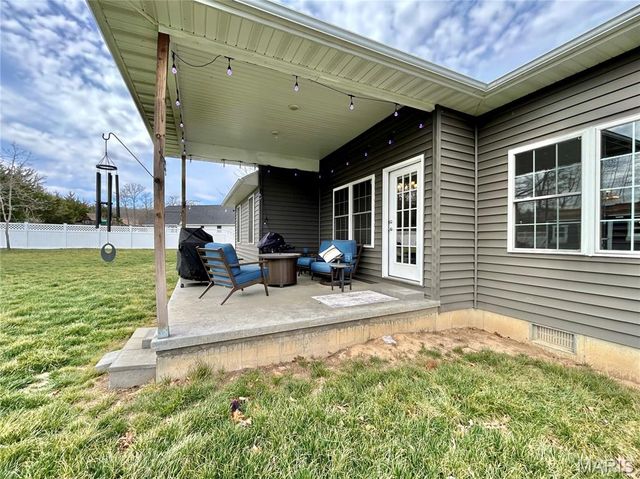 12200 Country Oaks Drive, Rolla, MO 65401