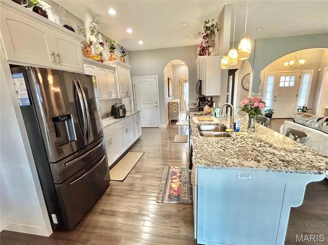 12200 Country Oaks Drive, Rolla, MO 65401