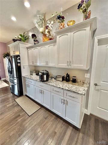 12200 Country Oaks Drive, Rolla, MO 65401