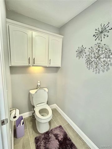 12200 Country Oaks Drive, Rolla, MO 65401